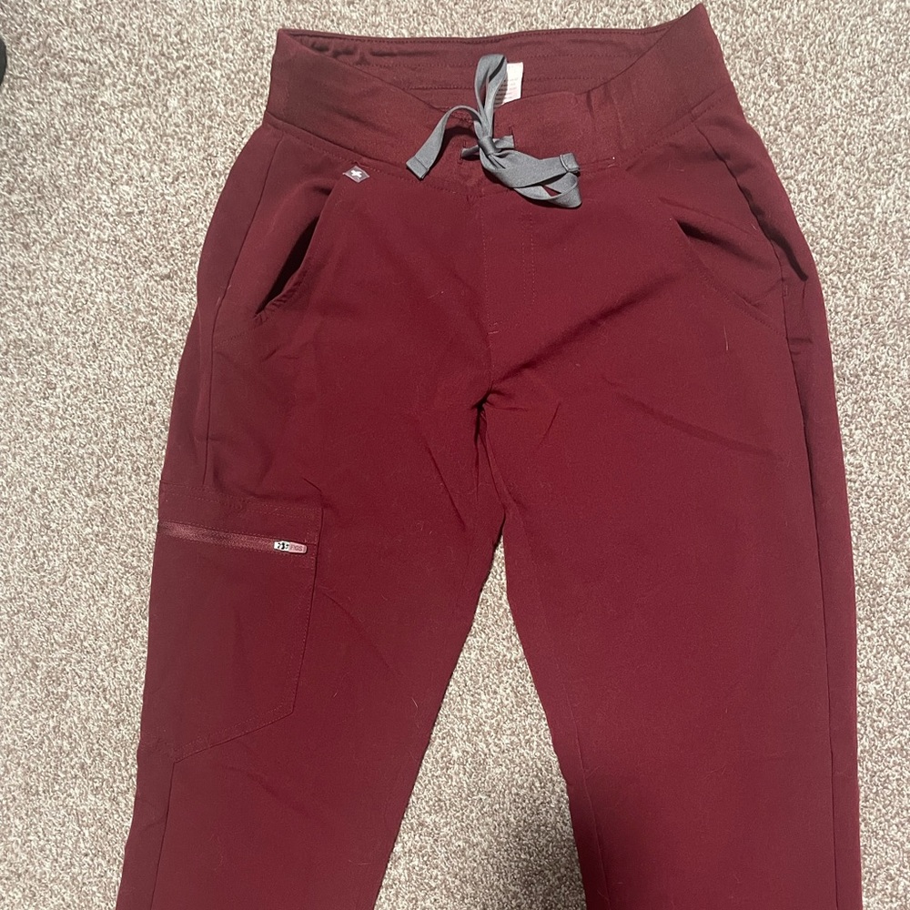 Figs Women's Burgundy Scrub Pants